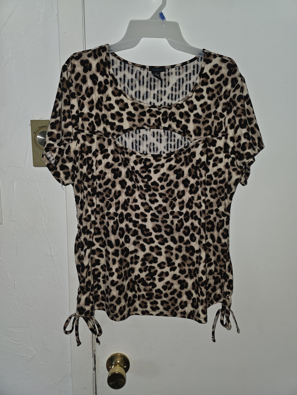 Rue21 Leopard Print Short Sleeve Top in Beige and Black